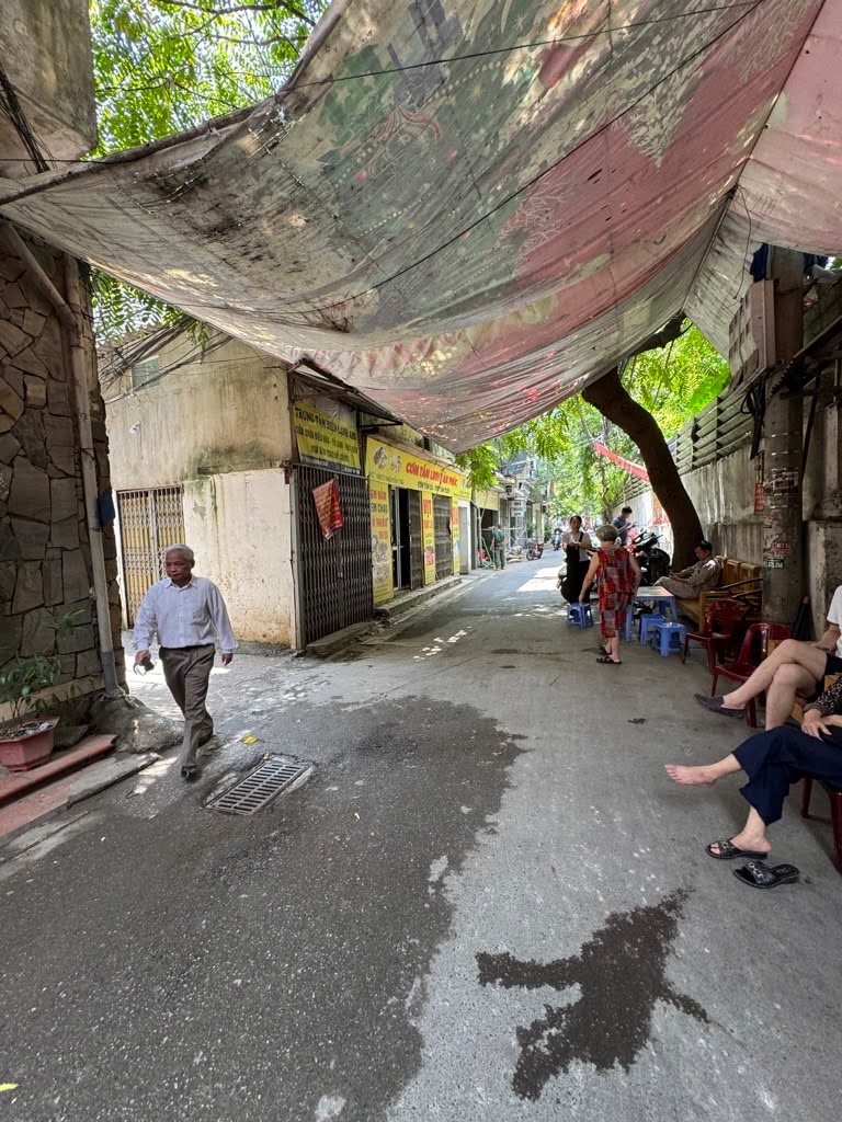 Bán nhà Mặt phố Nguyễn Trãi, DT 40m2, 3 tầng, giá 10 tỷ, ô tô đỗ cửa, kinh doanh tốt